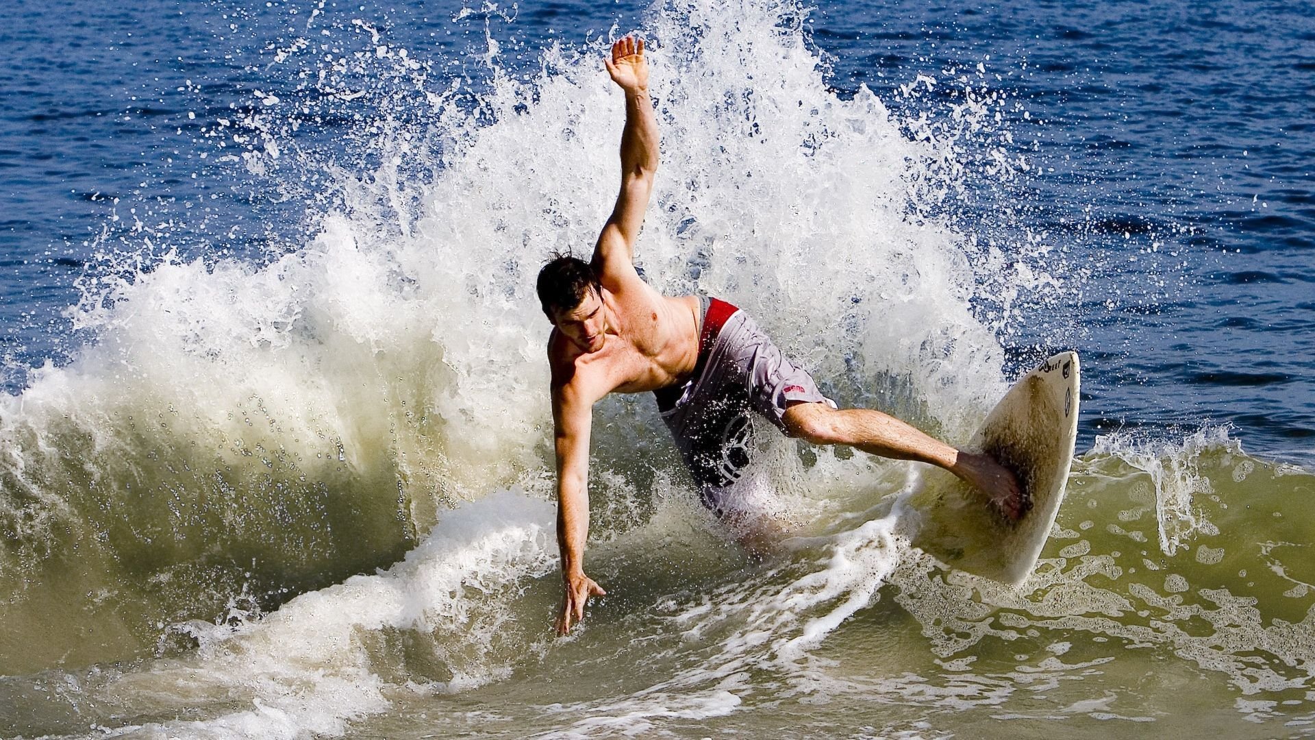 爱游戏多端接入-覃海洋50蛙冲刺极限速度，覃海洋200蛙最好成绩